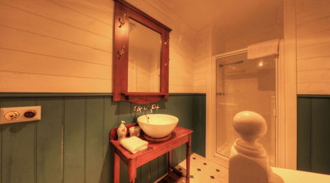 Grace's Spa Cottage - Accommodation NT 5