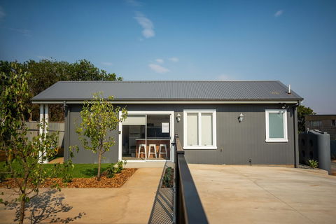Kirsten Accommodation Parkes - Accommodation NT 0