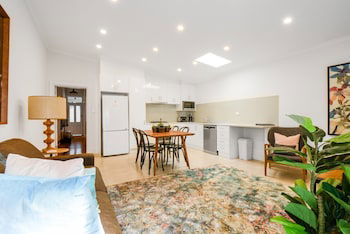 BOUTIQUE STAYS - Carlton Terrace - NT Tourism 0