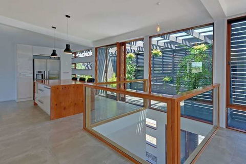 Amazing Unique Five-Star Waterfront Retreat - Accommodation NT 3