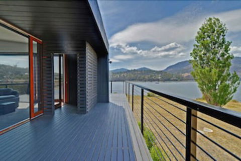 Amazing Unique Five-Star Waterfront Retreat - Accommodation NT 0