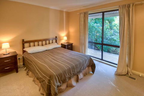 Camelot Cottage - Accommodation NT 6