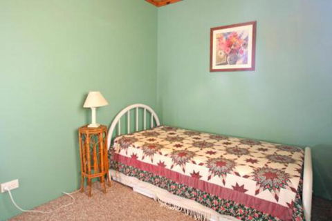 South Sussexs Blue Cottage - NT Tourism 4