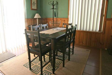 South Sussexs Blue Cottage - NT Tourism 3