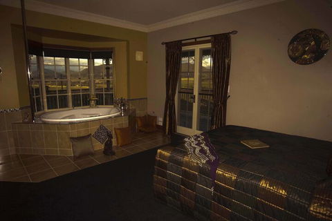 R On The Downs BnB & Spa Cottages - Accommodation NT 7