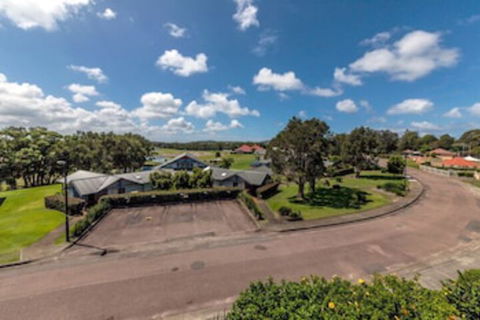 Gleneagles, Unit 53 Horizons Golf Club - NT Tourism 0