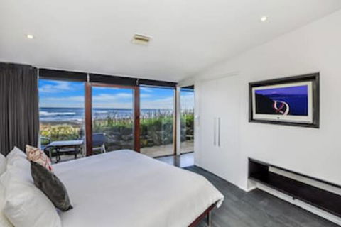 HEARNS BEACHSIDE VILLA 3 - Accommodation NT 0