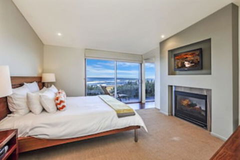 HEARNS BEACHSIDE VILLA 8 - Accommodation NT 0
