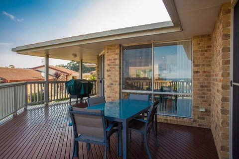 'Carnook House' Tura Beach - Accommodation NT 6