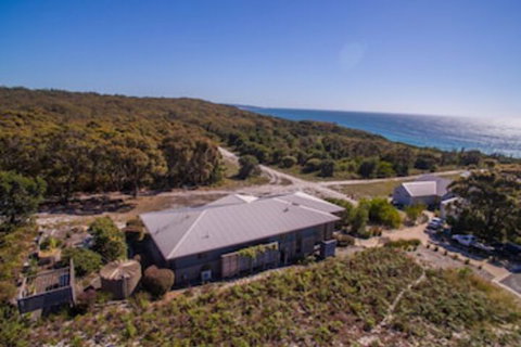 Tura Beachhouse In Dolphin Cove - Accommodation NT 0