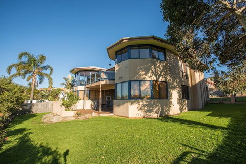 Tura Beach House On Pacific Way - Accommodation NT 4