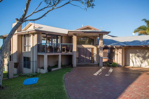 Tura Beach House On Pacific Way - Accommodation NT 1