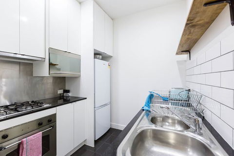 HAZEL, 3BDR Melbourne Apartment - Accommodation NT 2