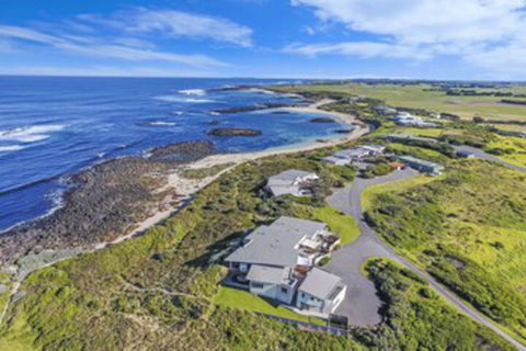 HEARNS BEACHSIDE VILLA 9 - Accommodation NT 0