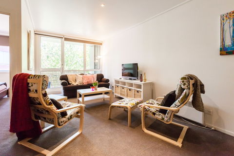 NAOMI, 2BDR South Melbourne Apartment - Accommodation NT 5