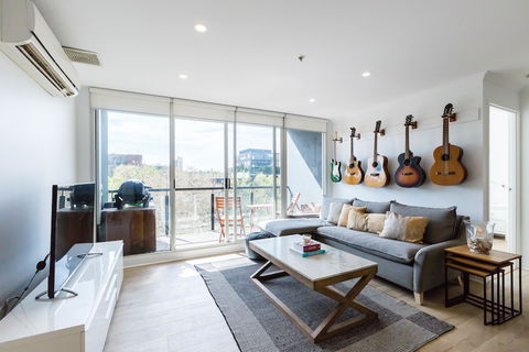 YUKI, 1BDR Melbourne Apartment - Accommodation NT 1