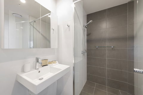 Astra Apartments Newcastle East - NT Tourism 1