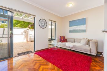 Luxurious Perth Townhouse - Accommodation NT 4