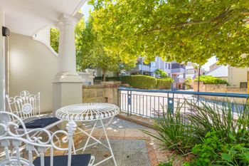Luxurious Perth Townhouse - Accommodation NT 5