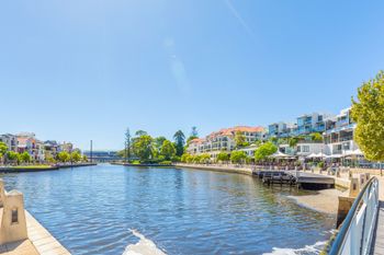Luxurious Perth Townhouse - Accommodation NT 2