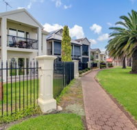 Port Adelaide Harbourside Home - NT Tourism