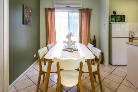 Cable Cottage Holiday Home - Accommodation NT 5