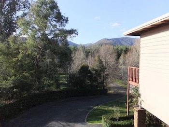 Apple Blossom Retreat - NT Tourism 0