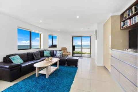 Shoreline Nine Penthouse With Ocean Views - NT Tourism 0