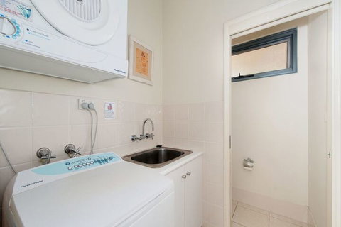 Soldiers Point Road Kooyonga 3 211 - Accommodation NT 1