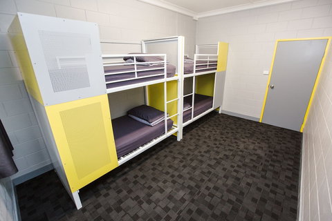 Mad Monkey Backpackers Village - Accommodation NT 5