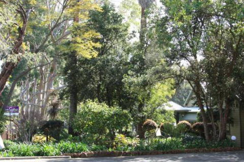 Two Sisters Chalets - Accommodation NT 0