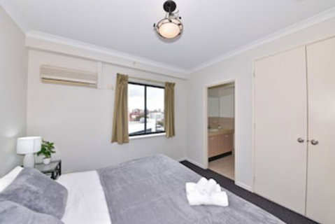 East Perth 2 X 1 Trendy Apartment - Accommodation NT 5