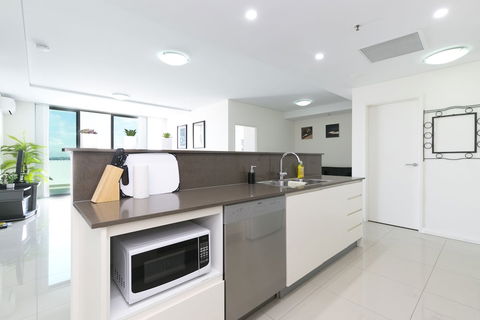 Penthouse Near Airport & CBD - NT Tourism 3