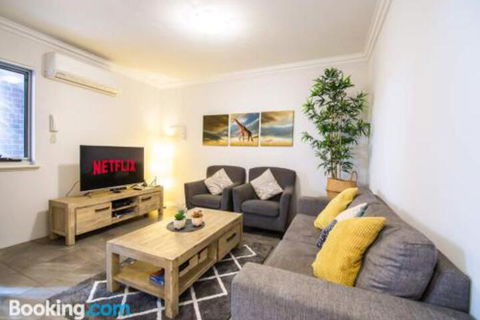 Deluxe Stays McMillan Holiday Apartments With Complimentary Parking & Netflix - Accommodation NT 0