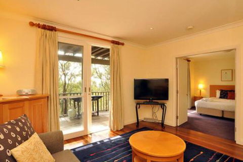 Villa Pinot Located Within Cypress Lakes - Accommodation NT 6