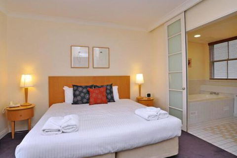 Villa Pinot Located Within Cypress Lakes - Accommodation NT 2