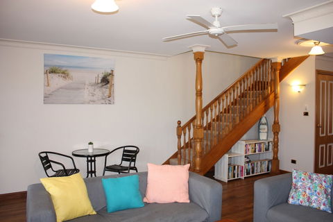 Birchgrove Terrace Unit 6 - Accommodation NT 1