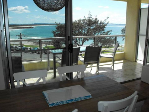 Beachpoint Unit 202 28 North Street - Accommodation NT 6