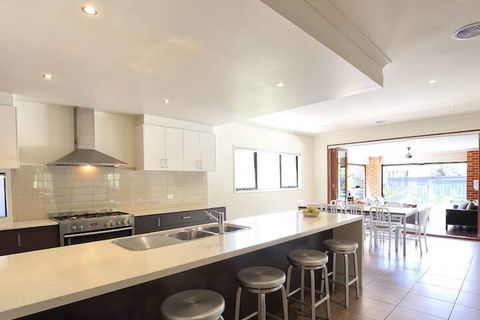 St Tropez - Accommodation NT 2