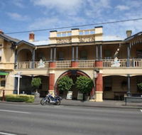 Mickey Bourke's Koroit Hotel - Accommodation NT