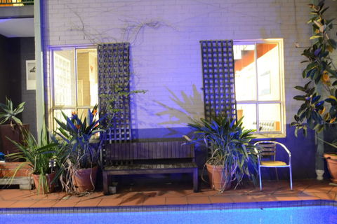 Summer House Newtown - NT Tourism 5