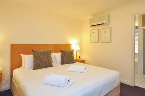Villa Petit Verdot Located Within Cypress Lakes - Accommodation NT 5
