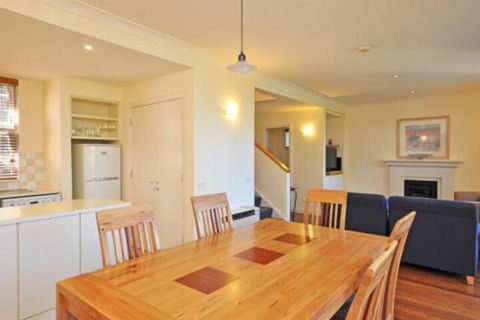 Villa Petit Verdot Located Within Cypress Lakes - Accommodation NT 3