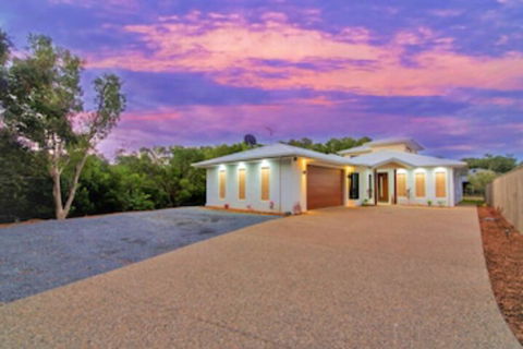 Isle Be Back Waterfront Luxury With Pool - Accommodation NT 0