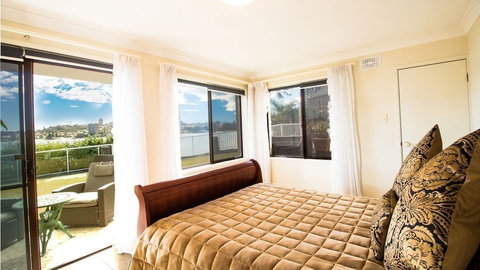 Waterfront On Manly Harbour - Accommodation NT 1