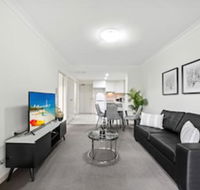 Modern Luxury Apartment Walking Distance to Train Station - NT Tourism