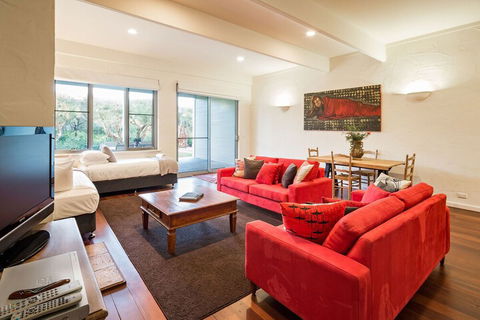 Beachfront House - Accommodation NT 7