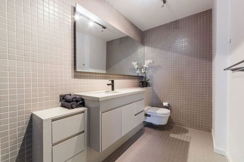 Exquisite 2 Bedroom Beach City Views - NT Tourism 3