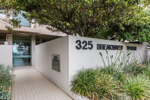 Exquisite 2 Bedroom Beach City Views - NT Tourism 2