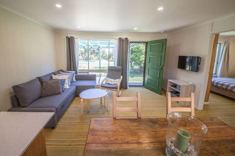 17 Broadbeach Drive - Accommodation NT 4